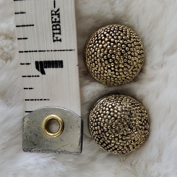 VINTAGE CLIP ON GOLD BEADED DOME POST EARRINGS - Picture 2 of 5